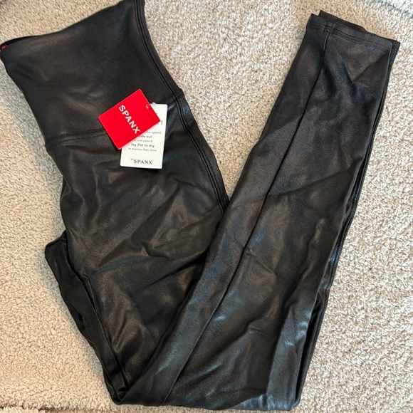 SPANX Faux Leather Leggings-Petite Fit - Picture 5 of 5